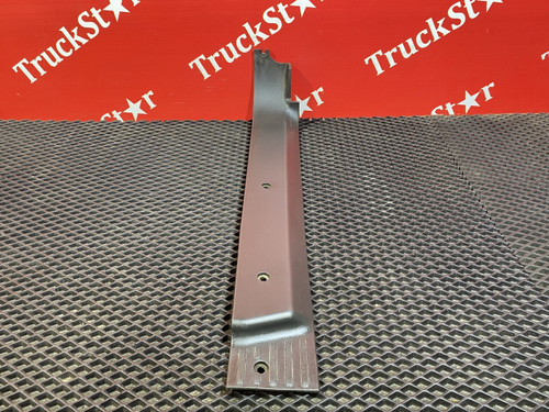 Накладка порога левого 2017г