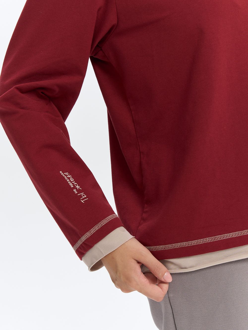 Лонгслив "НЕ идеальная" с контрастной отделкой женский