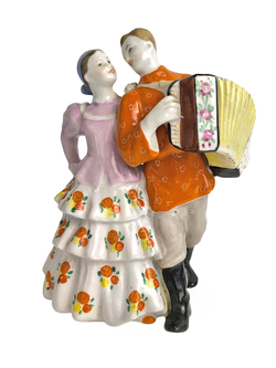 Фарфоровая статуэтка "Уральская кадриль" Дулево