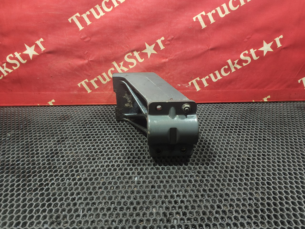 Кронштейн крыла заднего 2020г