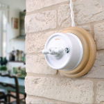 Переключатель / выключатель одноклавишный (белый) Ретро