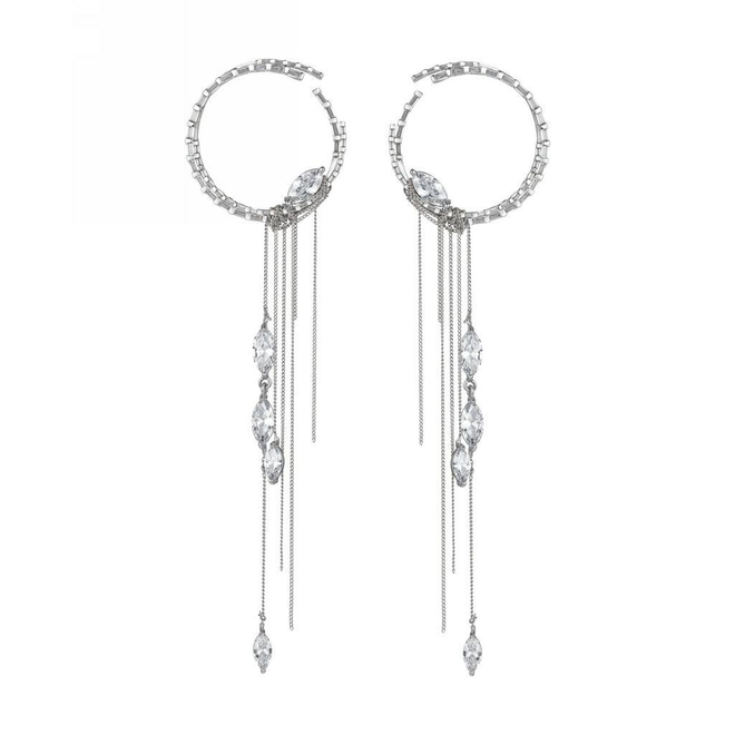 Серьги в форме круга с подвеской и цепочками