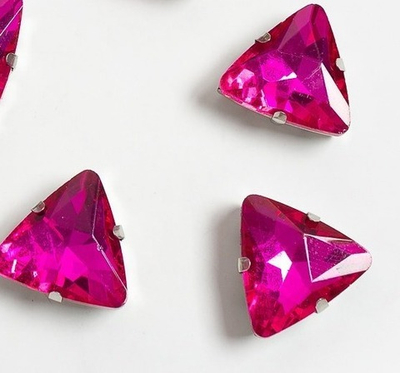 Стразы пришивные стекло в оправе "Треугольник", р. 18 мм, фуксия