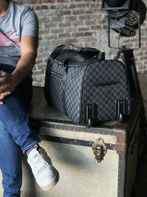 Дорожная сумка на колесах Louis Vuitton