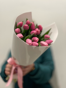 15 розовых тюльпанов