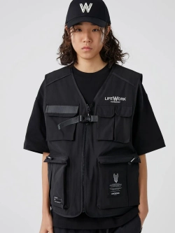 Жилет с карманами