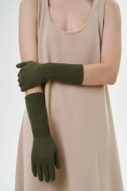 Перчатки с отворотом