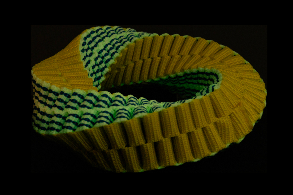 Игрушка GLOWA "Кольцо" голубой/желтый L 15 x 15 x 4 см, п/п пластик