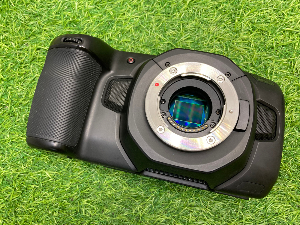 BlackMagic Pocket Cinema Camera 4K + клетка + кейс