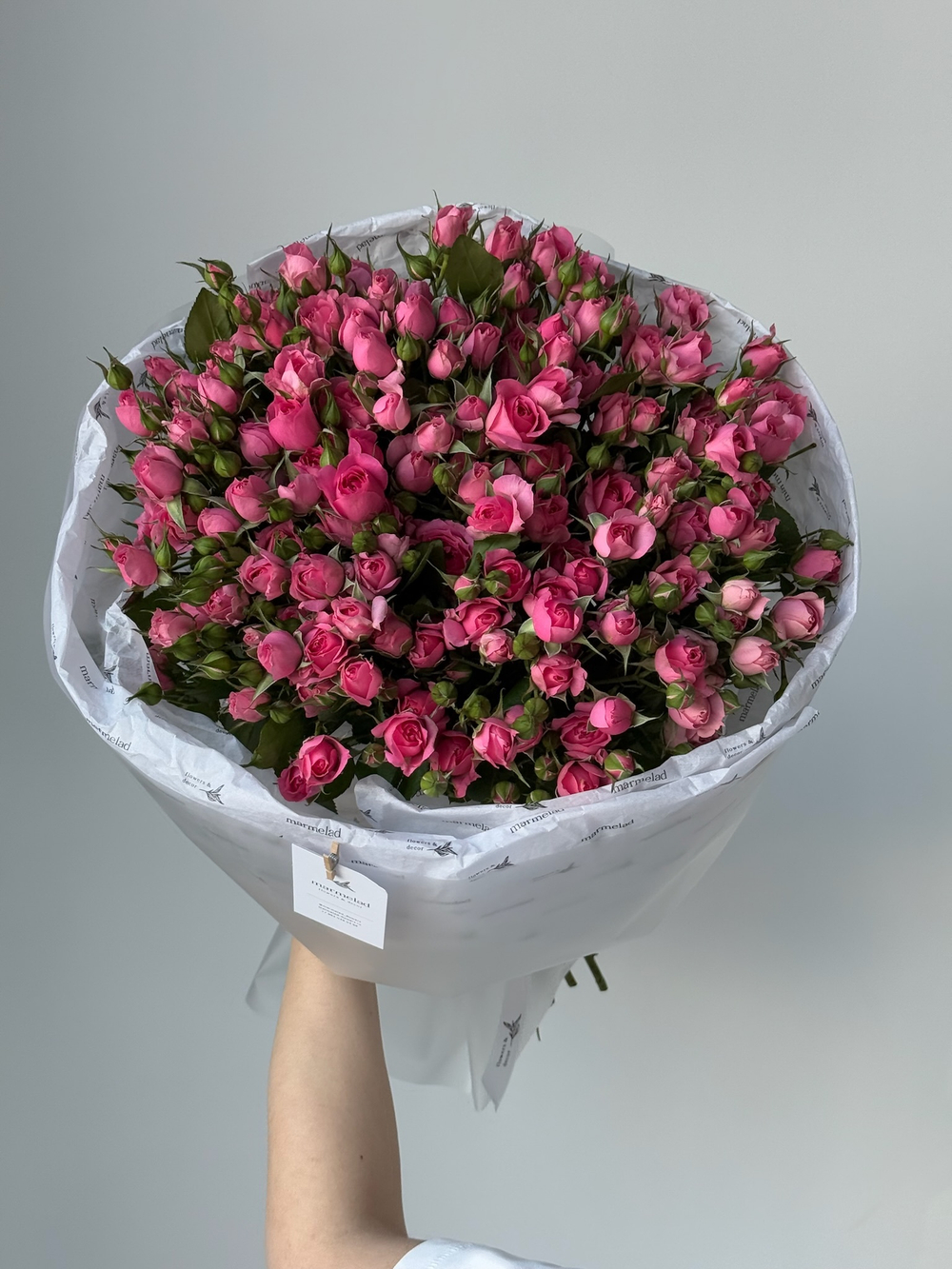 Букет моно из кустовых роз 25 шт