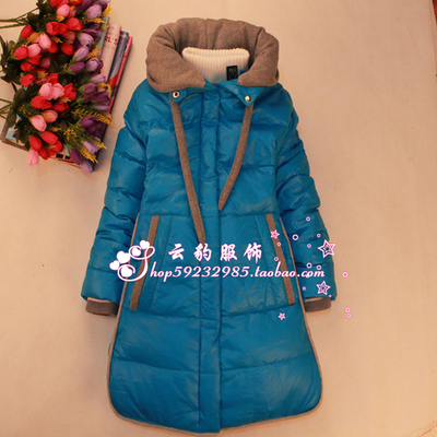 Пальто однотонное с отделкой и капюшоном из трикотажа