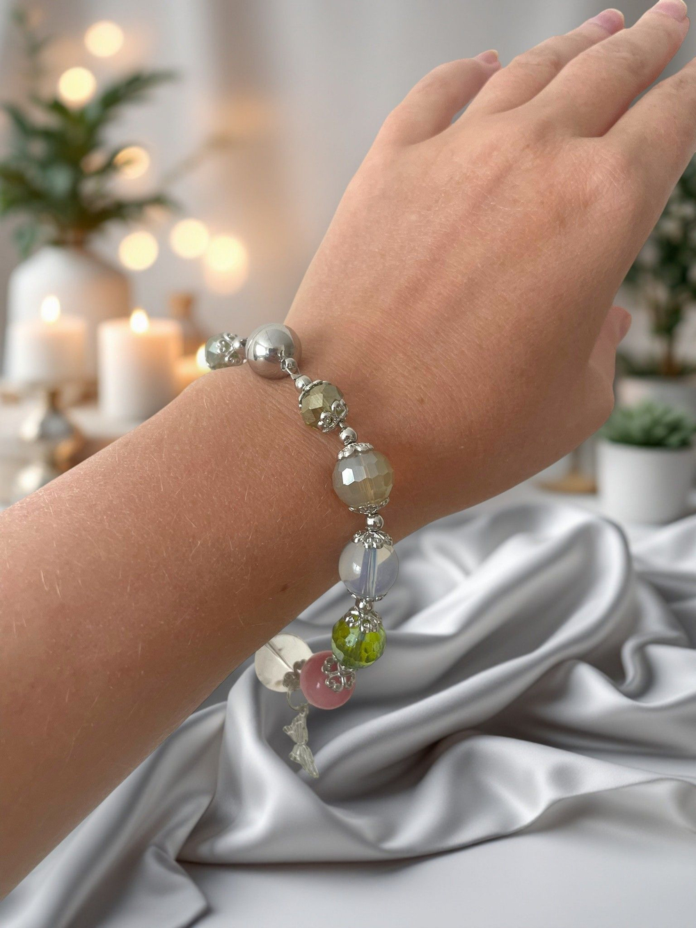 Браслет из бусин с магнитной застежкой