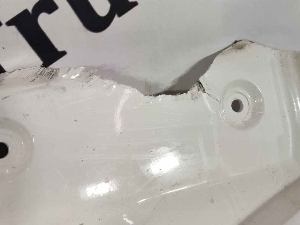 Корпус подножек левый 2023г.