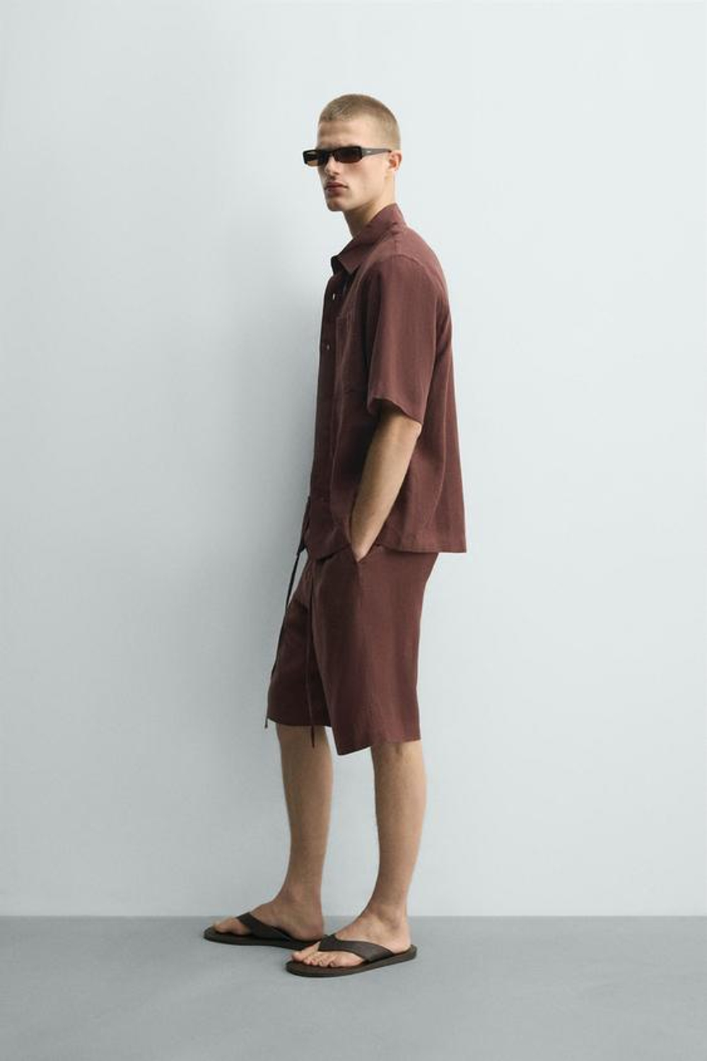 ZARA БЕРМУДЫ WIDE FIT ИЗ СМЕСОВОГО ЛЬНА, БОРДОВЫЙ