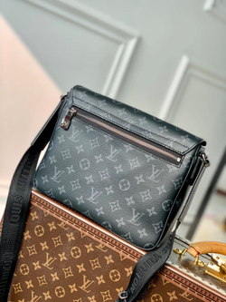 Louis Vuitton District PM Messenger Bag