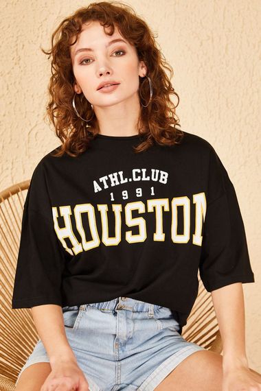 Qadın üçün geniş ölçülü qara t-shirt Houston 10501026