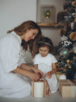 Велюровое платье Mjölk Экрю, с бантом