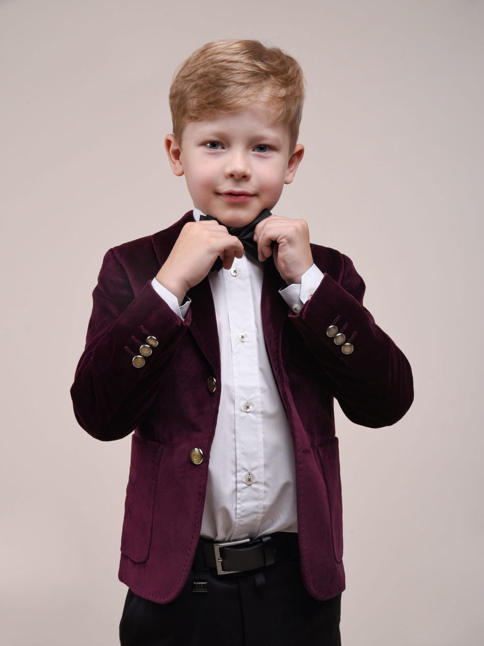 Пиджак для мальчика из бархата