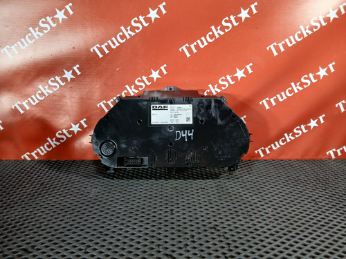 Панель приборов