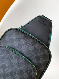 Сумка-слинг Louis Vuitton Avenue