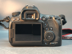 Canon 6D Mark II Body 54.000 Кадров, немного туго вращается колесо