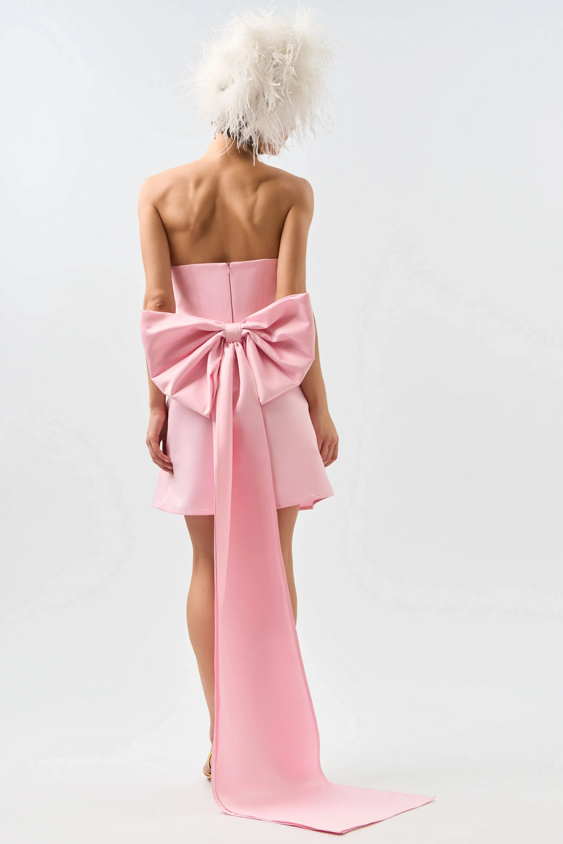 Платье с бантом