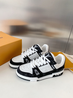 Louis Vuitton Trainer Sneaker