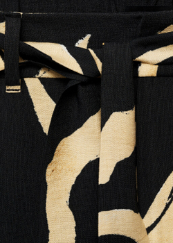 Прямые брюки с принтом и ремнем