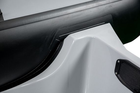 Надувная лодка RIB RiverBoats RB-380 со встроенным рундуком