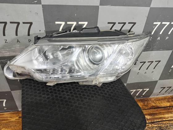 Фара левая ксенон Toyota Camry (XV50) 14-17 Б/У Оригинал 8118533891