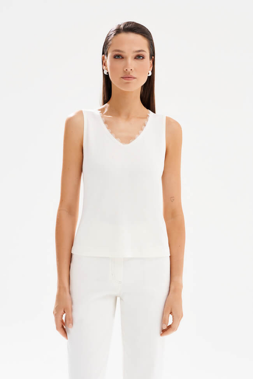 23576 Майка женская (молочный)