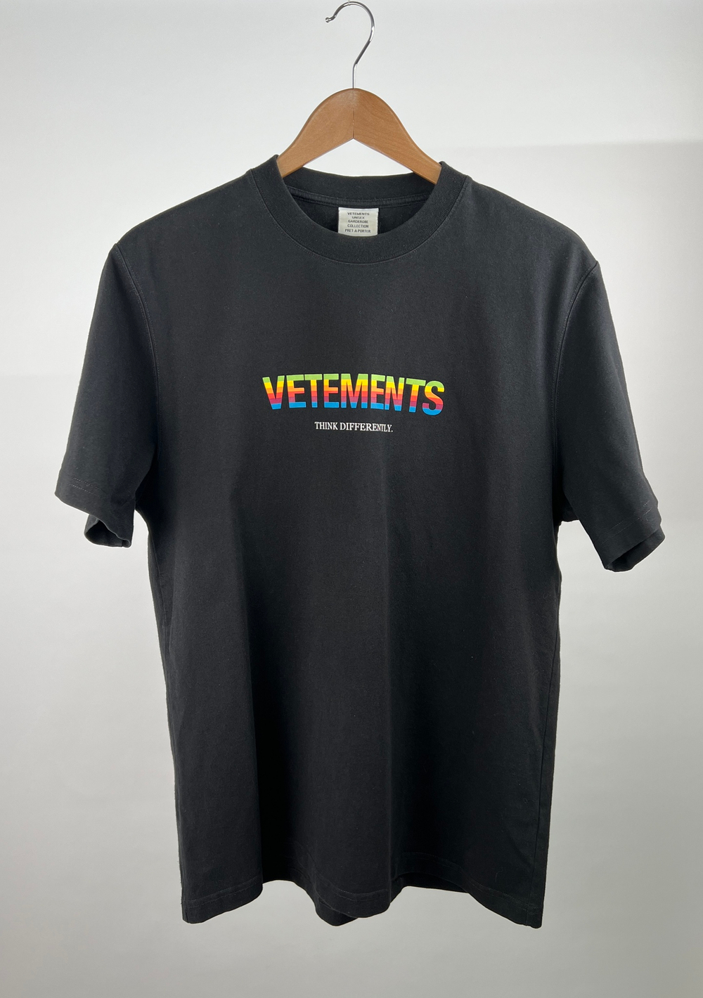 Футболка Vetements