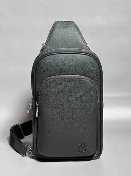Сумка-мессенджер Louis Vuitton