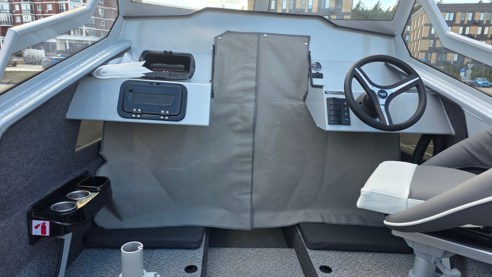 Шторка, закрывающая кабину