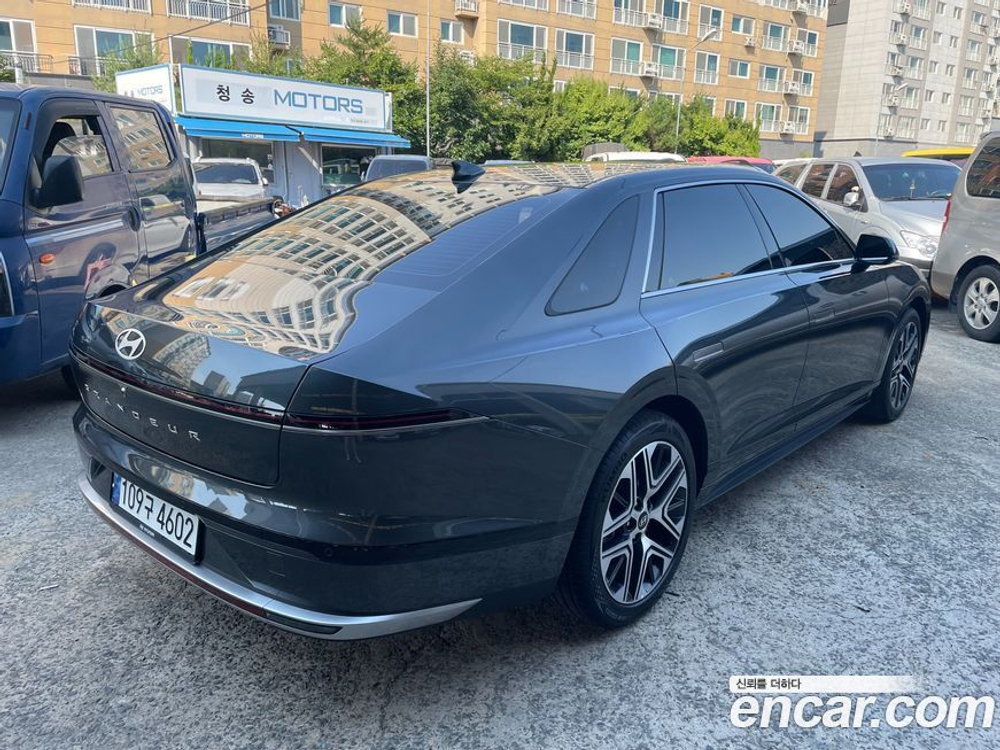 Hyundai Grandeur (Azera) (GN7) 2.5 Бензин 2WD (01.2024)