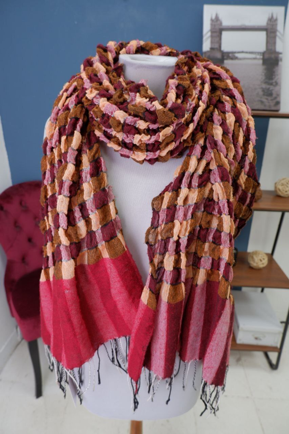 Палантин для яркого акцента