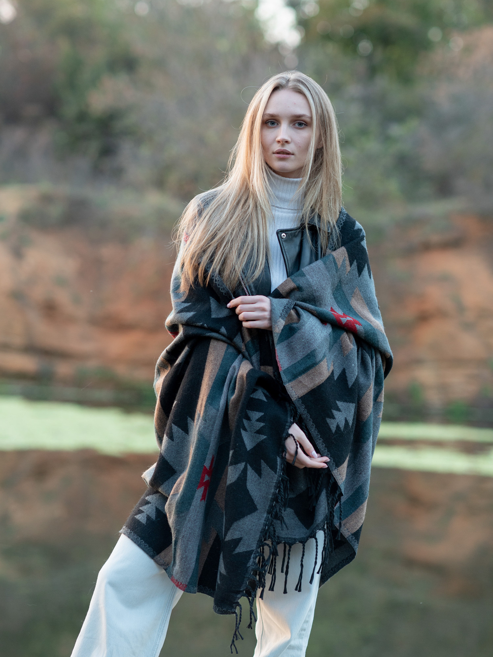 Шарф теплый с орнаментом Навахо