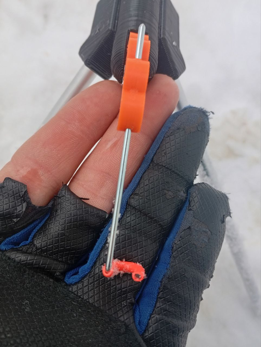 Удочка-поставушка зимняя самоподсекающая.