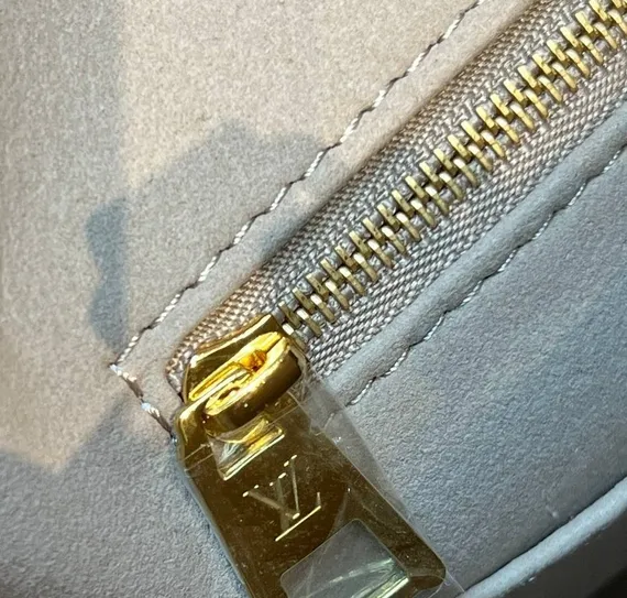 Сумка Louis Vuitton Onthego бежевый