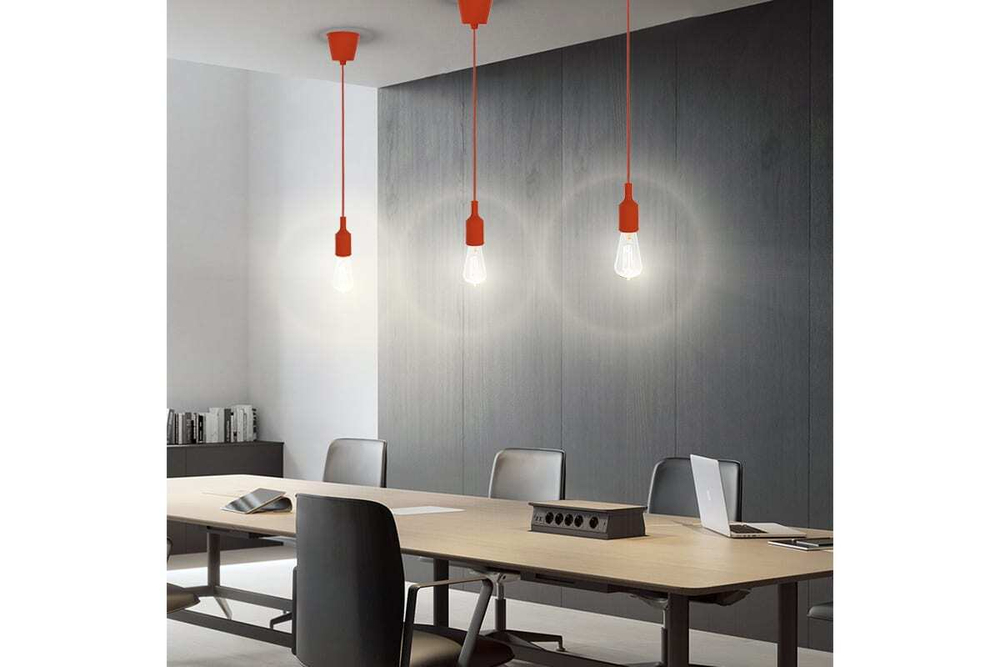 ПАТРОН REXANT Е27 СИЛИКОНОВЫЙ СО ШНУРОМ 1М КРАСНЫЙ 11-8888