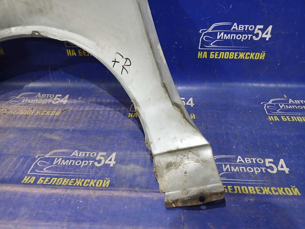 Крыло переднее правое NISSAN AD 2001