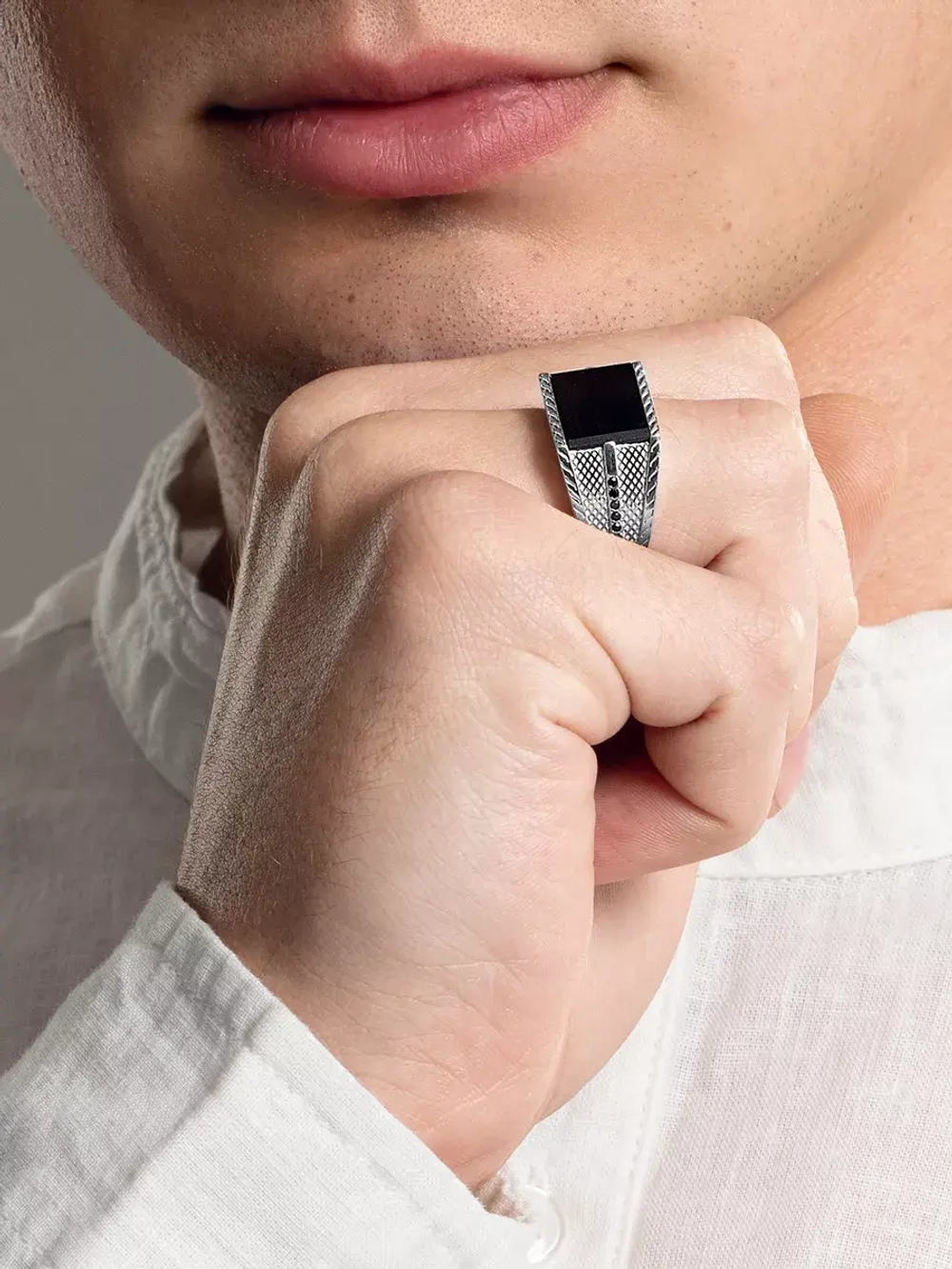 Серебряная печатка с черным агатом