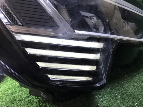 Фара правая Audi E-tron (2018-2023) LED