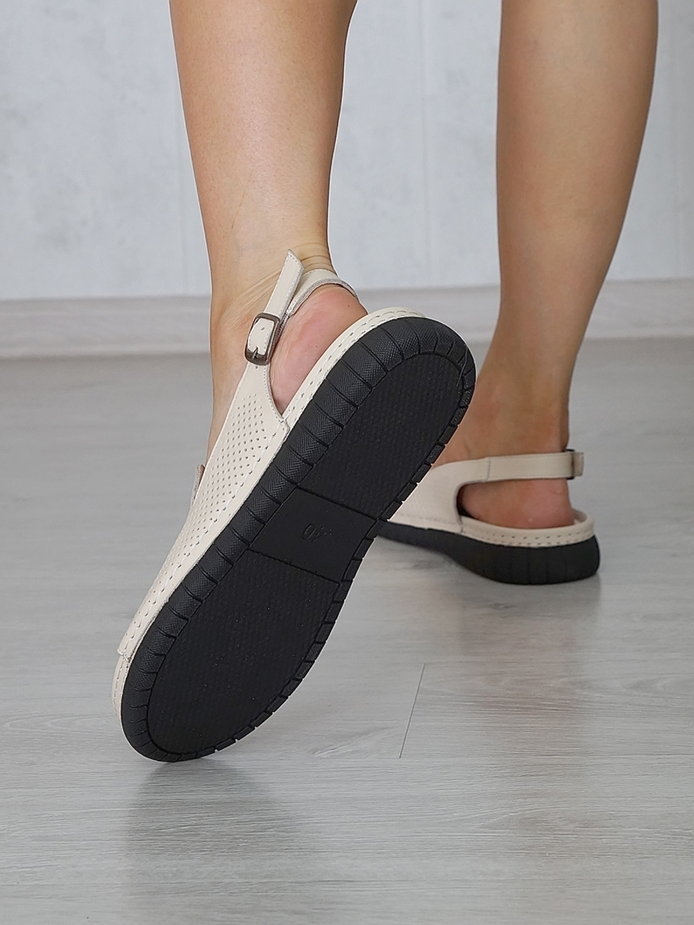 Босоножки женские LIANREZA 06105\300-04