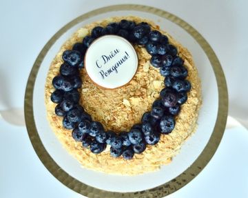 Торт Наполеон с голубикой