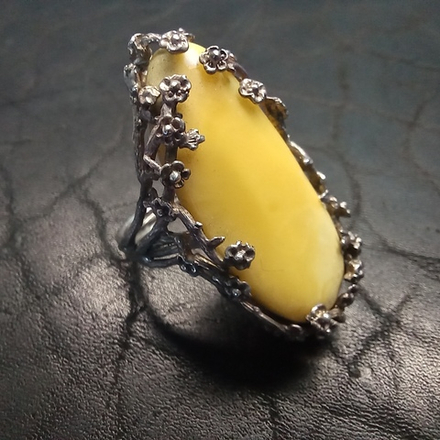 Кольцо с янтарём 3