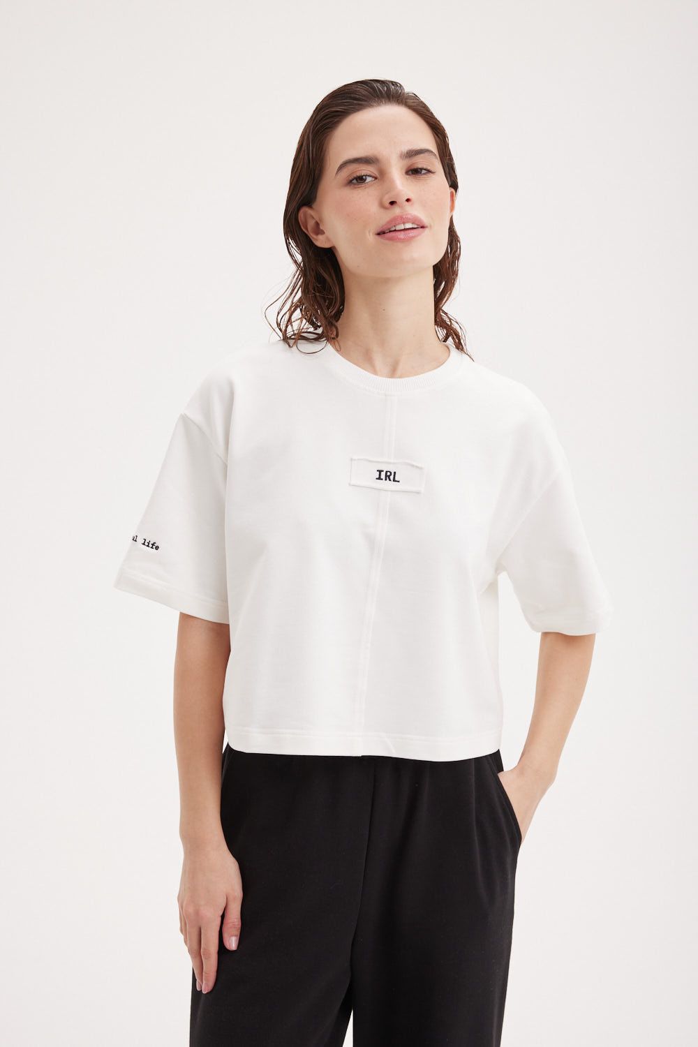 Футболка укороченная из плотного трикотажа "Белая" женская