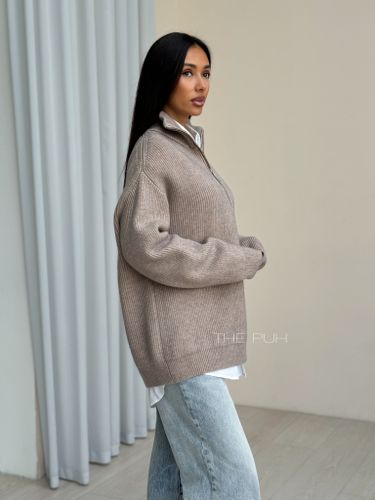 Свитер в цвете капучино на молнии