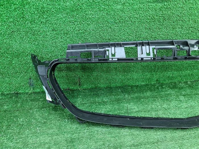 Кронштейн решетки радиатора Mercedes E C238 16-21