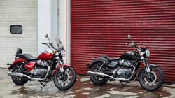 Royal Enfield Super Meteor 650 Celestial Red (Tourer / Premium)